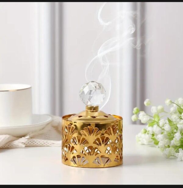 Bakhoor Burner Antique Incense Burner Material: Stainless Steel Number Of Pieces: 1 Pc Size: 14 x 7.5 cm Product Feature: Adds Warmth And Sentimentality To Any Room Color: Golden Package Includes: 1 x Incense Burner