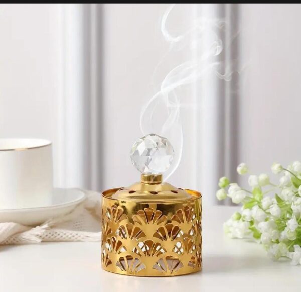 Bakhoor Burner Antique Incense Burner Material: Stainless Steel Number Of Pieces: 1 Pc Size: 14 x 7.5 cm Product Feature: Adds Warmth And Sentimentality To Any Room Color: Golden Package Includes: 1 x Incense Burner